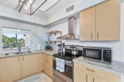 Condo in Palm Coast, Florida, 2 bedrooms  № 1789231 - photo 12