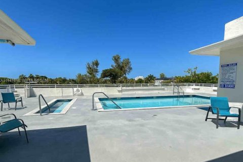 Copropriété à louer à Surfside, Floride: 1 chambre, 71.53 m2 № 1997894 - photo 18