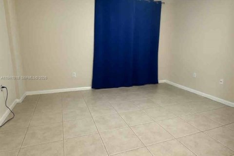 Copropriété à louer à Surfside, Floride: 1 chambre, 71.53 m2 № 1997894 - photo 9