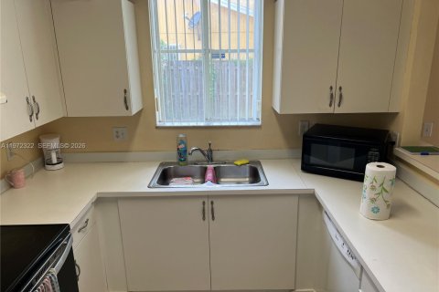 Купить таунхаус в Хомстед, Флорида 4 спальни, 150.32м2, № 2032991 - фото 11