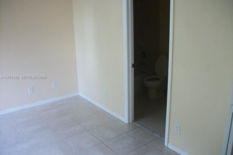 Купить таунхаус в Хомстед, Флорида 4 спальни, 150.32м2, № 2032991 - фото 23