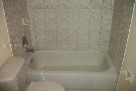 Купить таунхаус в Хомстед, Флорида 4 спальни, 150.32м2, № 2032991 - фото 29