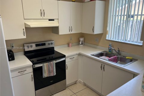 Купить таунхаус в Хомстед, Флорида 4 спальни, 150.32м2, № 2032991 - фото 10