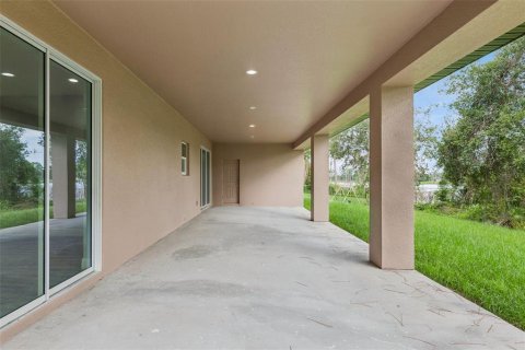 Villa ou maison à vendre à Deltona, Floride: 4 chambres, 212.84 m2 № 2280279 - photo 25