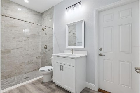 Villa ou maison à vendre à Deltona, Floride: 4 chambres, 212.84 m2 № 2280279 - photo 21