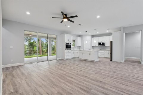 Villa ou maison à vendre à Deltona, Floride: 4 chambres, 212.84 m2 № 2280279 - photo 5