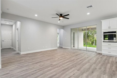 Villa ou maison à vendre à Deltona, Floride: 4 chambres, 212.84 m2 № 2280279 - photo 8