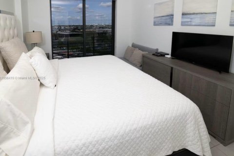 Снять в аренду квартиру в Дорал, Флорида 1 спальня, 96.62м2, № 1878513 - фото 10
