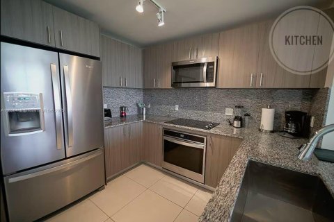 Снять в аренду квартиру в Дорал, Флорида 1 спальня, 96.62м2, № 1878513 - фото 2