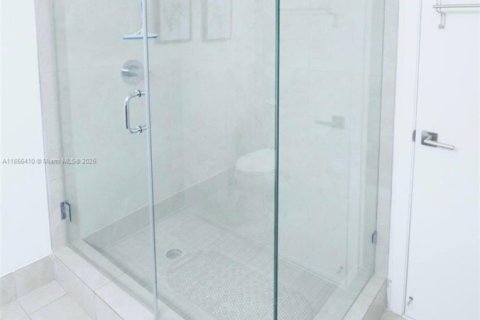 Снять в аренду квартиру в Дорал, Флорида 1 спальня, 96.62м2, № 1878513 - фото 11