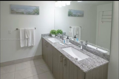 Снять в аренду квартиру в Дорал, Флорида 1 спальня, 96.62м2, № 1878513 - фото 13