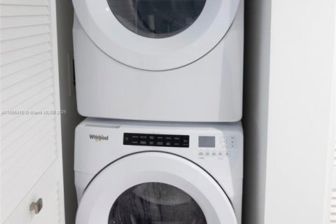 Снять в аренду квартиру в Дорал, Флорида 1 спальня, 96.62м2, № 1878513 - фото 17