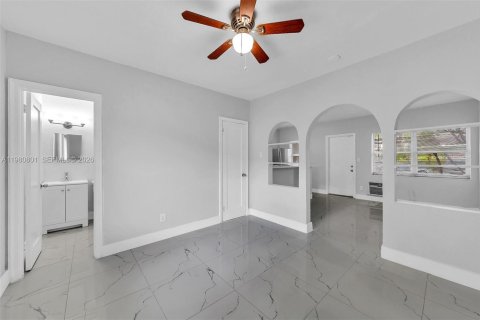 Casa en alquiler en Fort Lauderdale, Florida, 1 dormitorio, 42.83 m2 № 2044164 - foto 21
