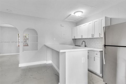 Casa en alquiler en Fort Lauderdale, Florida, 1 dormitorio, 42.83 m2 № 2044164 - foto 9