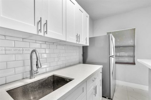 Casa en alquiler en Fort Lauderdale, Florida, 1 dormitorio, 42.83 m2 № 2044164 - foto 14