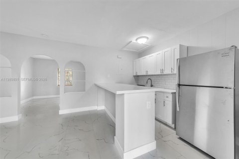 Casa en alquiler en Fort Lauderdale, Florida, 1 dormitorio, 42.83 m2 № 2044164 - foto 8