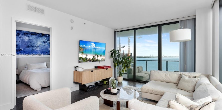 Кондоминиум с 3 спальнями в Майами, Флорида № 2053488