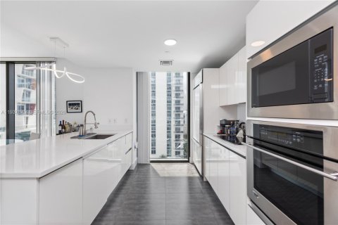 Купить кондоминиум в Майами, Флорида 3 спальни, 129.6м2, № 2053488 - фото 4