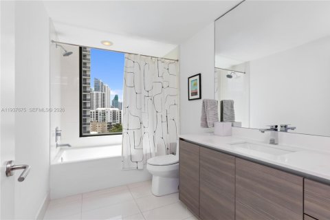 Купить кондоминиум в Майами, Флорида 3 спальни, 129.6м2, № 2053488 - фото 5