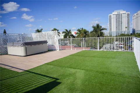 Villa ou maison à louer à Miami, Floride: 4 chambres, 343.09 m2 № 1998076 - photo 29