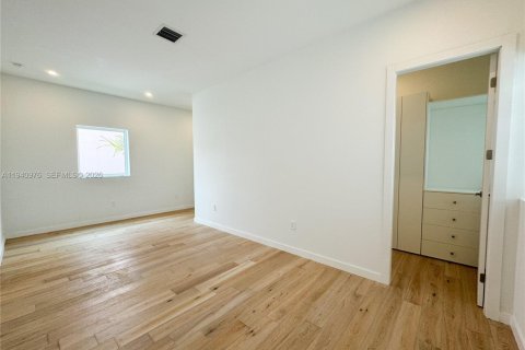 Villa ou maison à louer à Miami, Floride: 4 chambres, 343.09 m2 № 1998076 - photo 19