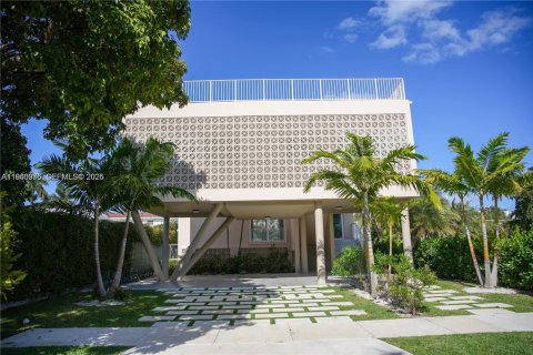 Villa ou maison à Miami, Floride 4 chambres, 343.09 m2 № 1998076
