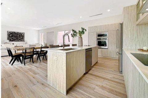 Villa ou maison à louer à Miami, Floride: 4 chambres, 343.09 m2 № 1998076 - photo 6