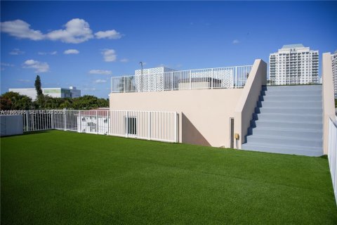 Villa ou maison à louer à Miami, Floride: 4 chambres, 343.09 m2 № 1998076 - photo 25