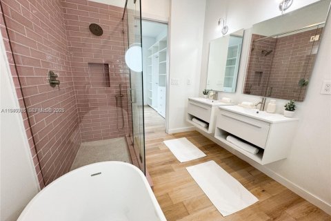 Villa ou maison à louer à Miami, Floride: 4 chambres, 343.09 m2 № 1998076 - photo 13