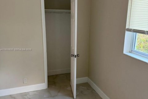 Apartment in Fort Lauderdale, Florida 2 bedrooms, 112.6 sq.m. № 2034973 - photo 4