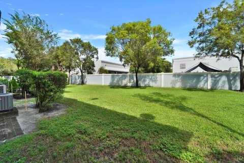 Touwnhouse à vendre à Lauderhill, Floride: 2 chambres, 120.22 m2 № 2432516 - photo 3