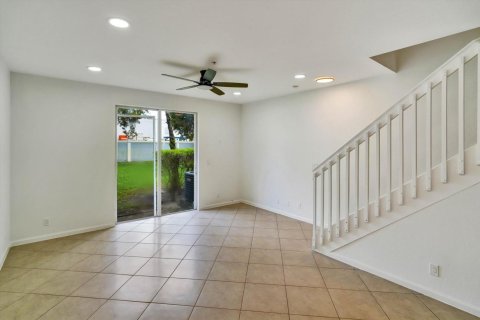 Touwnhouse à vendre à Lauderhill, Floride: 2 chambres, 120.22 m2 № 2432516 - photo 8