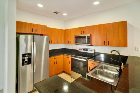 Touwnhouse à vendre à Lauderhill, Floride: 2 chambres, 120.22 m2 № 2432516 - photo 4