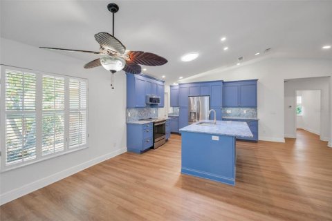 House in Gulfport, Florida 3 bedrooms, 168.43 sq.m. № 1620141 - photo 16