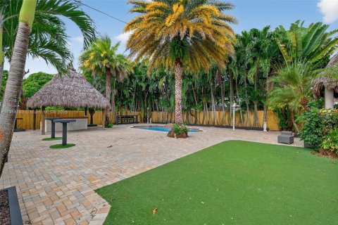 Casa en alquiler en Miami, Florida, 3 dormitorios, 132.57 m2 № 1970131 - foto 30