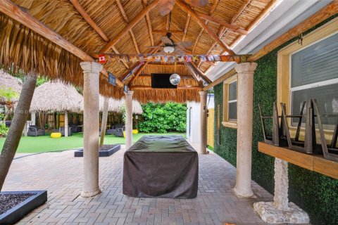 Casa en alquiler en Miami, Florida, 3 dormitorios, 132.57 m2 № 1970131 - foto 29