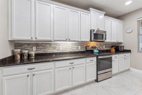 House in Spring Hill, Florida 4 bedrooms, 227.42 sq.m. № 1855811 - photo 12