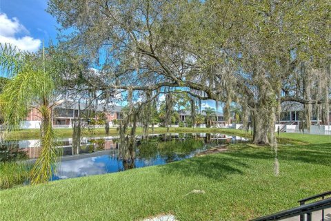 Condo in Tampa, Florida, 1 bedroom  № 1884433 - photo 14