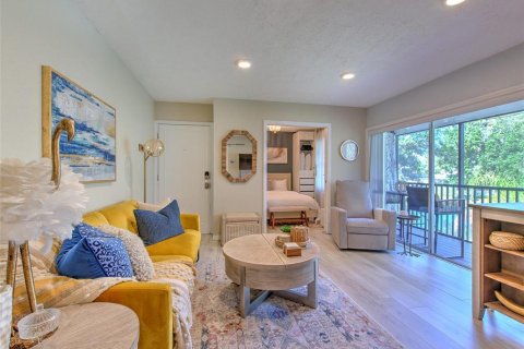 Condo in Tampa, Florida, 1 bedroom  № 1884433 - photo 2