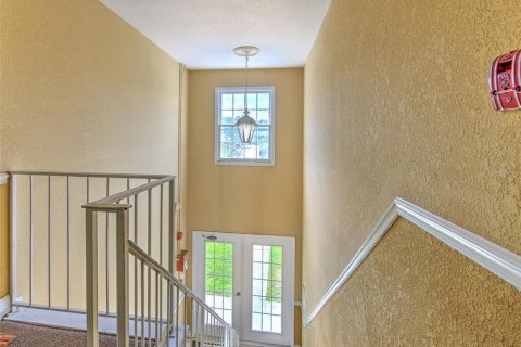 Condo in Tampa, Florida, 1 bedroom  № 1884433 - photo 11