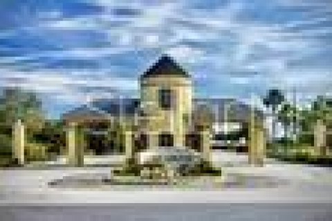House in Winter Haven, Florida 3 bedrooms, 234.21 sq.m. № 1157339 - photo 25