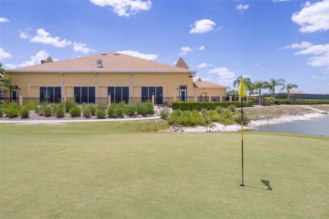 House in Winter Haven, Florida 3 bedrooms, 234.21 sq.m. № 1157339 - photo 28