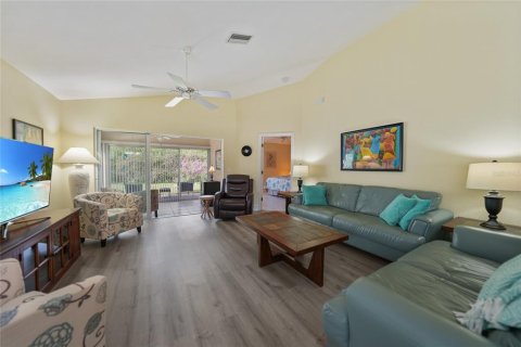 Casa en venta en Punta Gorda, Florida, 2 dormitorios, 116.69 m2 № 1538491 - foto 3