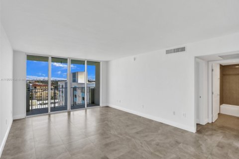 Condominio en alquiler en Bay Harbor Islands, Florida, 1 dormitorio, 88.26 m2 № 1951945 - foto 4