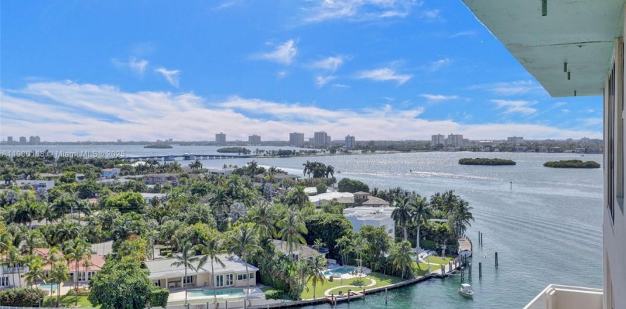 Condominio en Bay Harbor Islands, Florida, 1 dormitorio  № 1951945