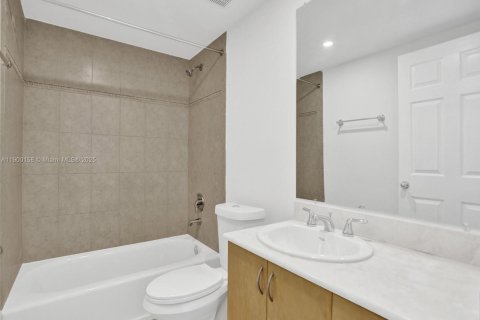 Condominio en alquiler en Bay Harbor Islands, Florida, 1 dormitorio, 88.26 m2 № 1951945 - foto 16