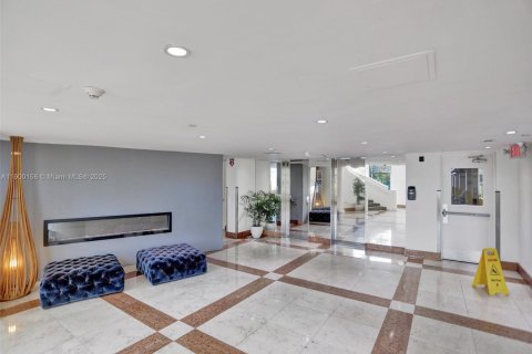 Condominio en alquiler en Bay Harbor Islands, Florida, 1 dormitorio, 88.26 m2 № 1951945 - foto 22
