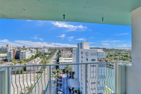 Condominio en alquiler en Bay Harbor Islands, Florida, 1 dormitorio, 88.26 m2 № 1951945 - foto 18