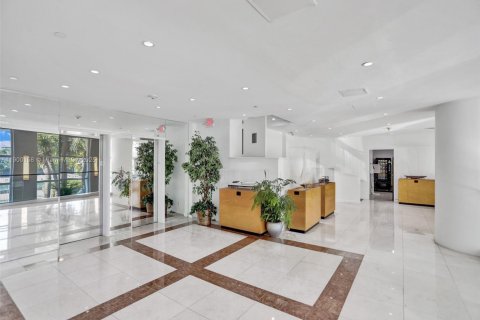 Condominio en alquiler en Bay Harbor Islands, Florida, 1 dormitorio, 88.26 m2 № 1951945 - foto 23