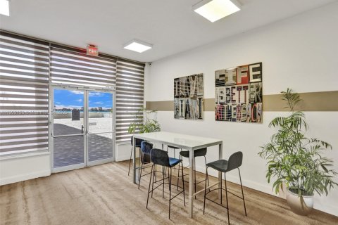 Condominio en alquiler en Bay Harbor Islands, Florida, 1 dormitorio, 88.26 m2 № 1951945 - foto 27